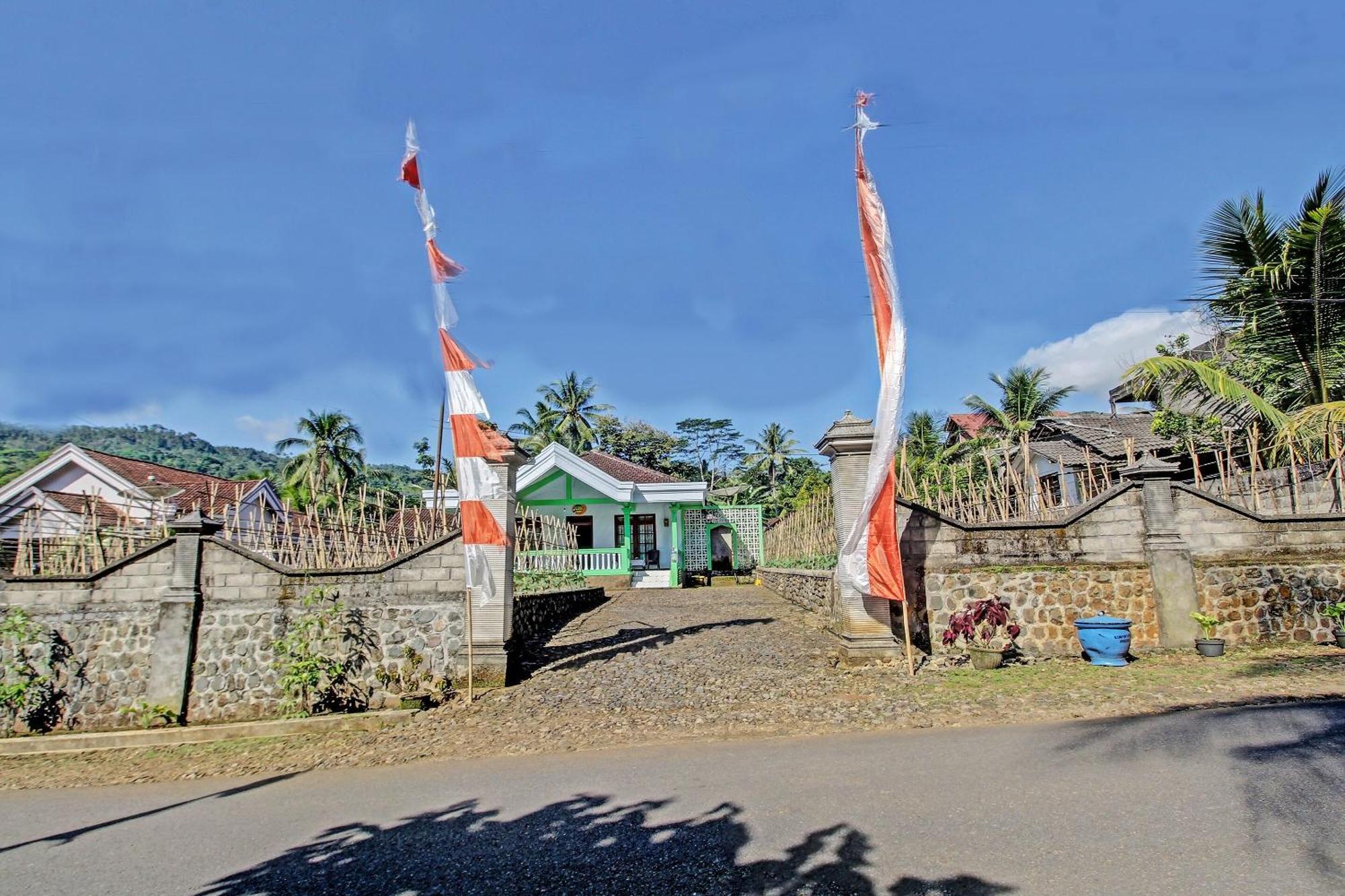 فندق Spot On 91214 Desa Wisata Pandean Trenggalek المظهر الخارجي الصورة